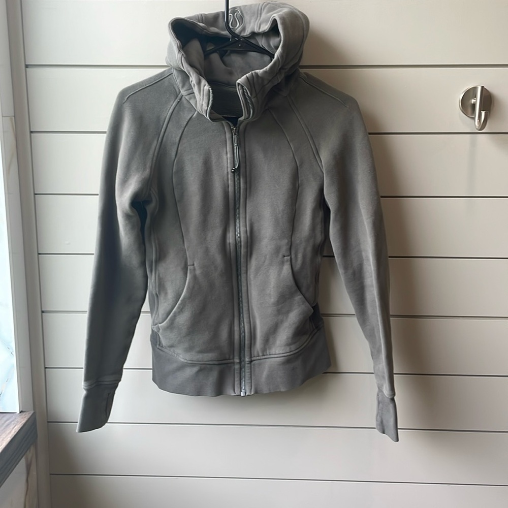 Lululemon Scuba Full Zip Hoodie - Size 4 - Army Green